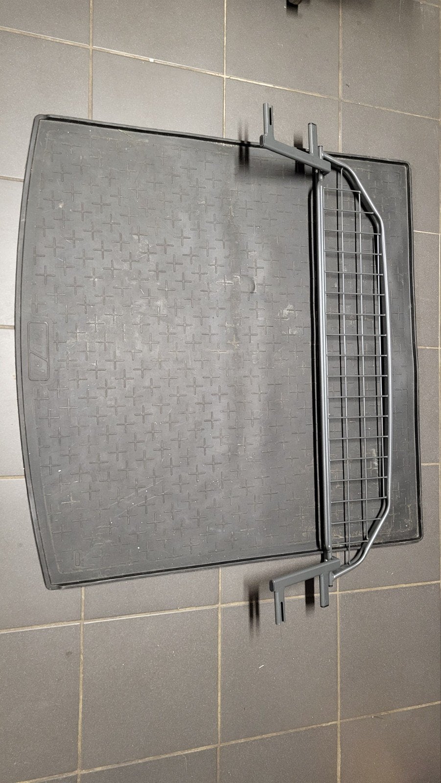 Hondenrek Travall + rubber kofferbakmat Audi A3, Ophalen, Gebruikt