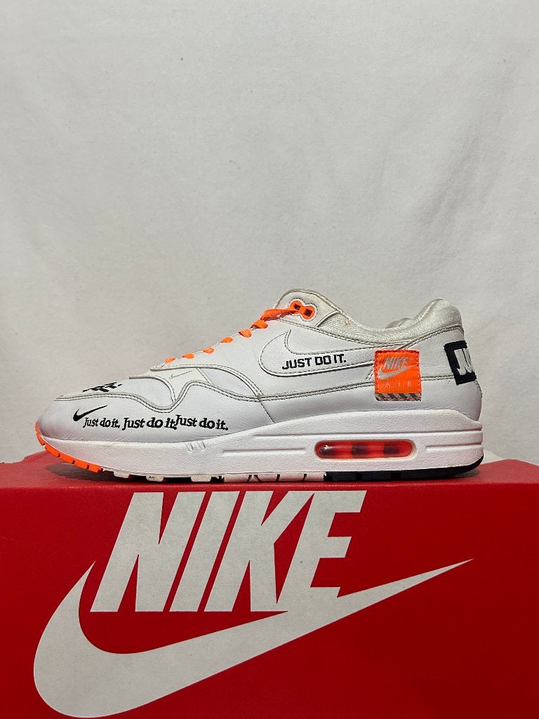 ALS NIEUW! Maat 45 - Nike Air Max 1 SE Just Do It White, Kleding | Heren, Schoenen, Verzenden, Wit, Nike, Nike