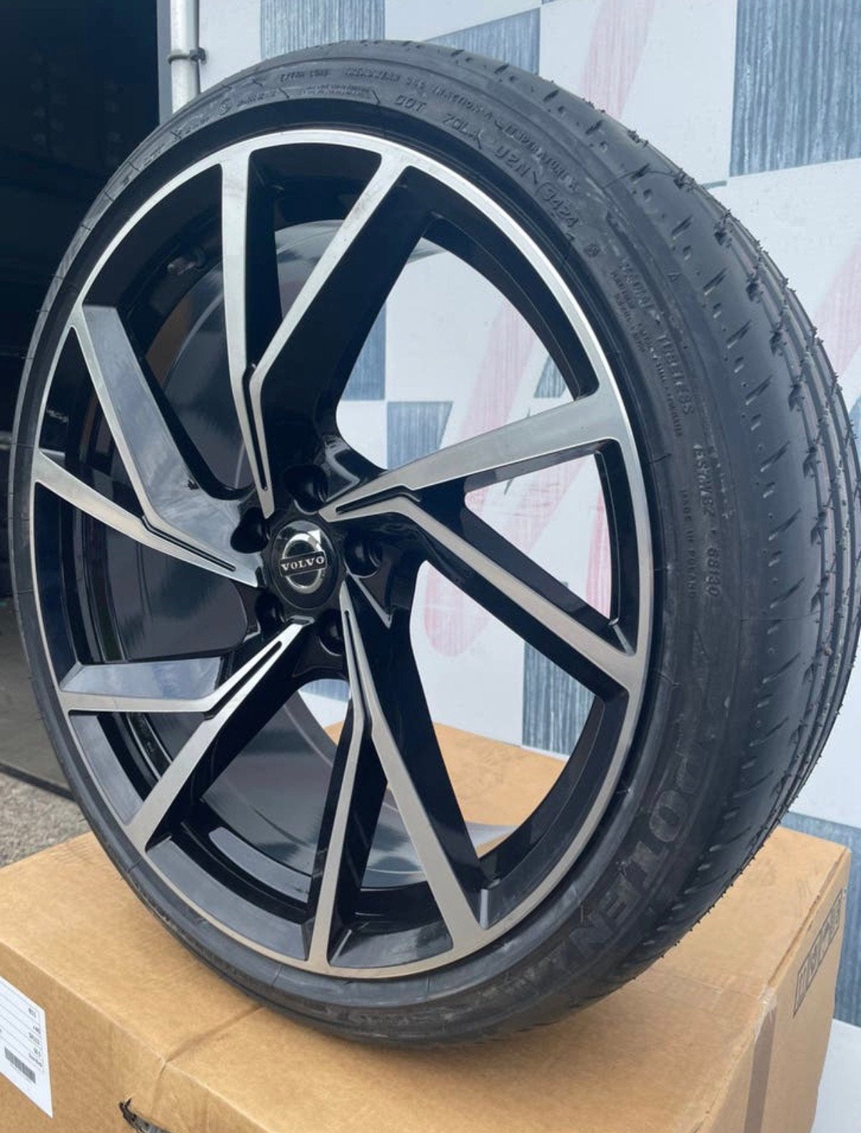 20 inch volvo V60 velgen 5x108 + nieuwe bridgestone banden, Nieuw, Ophalen of Verzenden, 235 mm, Band(en)