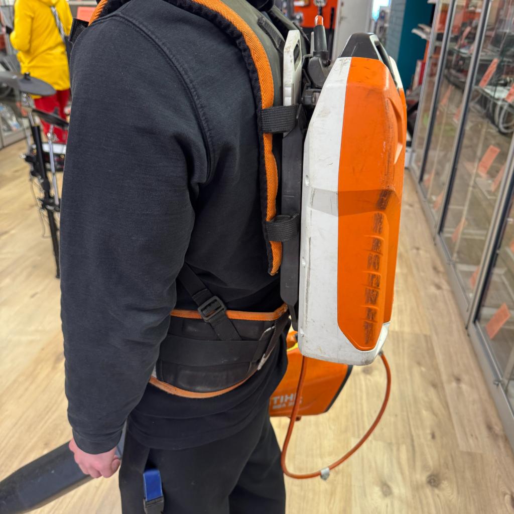 STIHL AR 2000 L Ruggedragen accu | Stihl Accu | Consignatie, Stihl, Zo goed als nieuw, Support@stihl.com, Tihl Inc., 536 Viking Dr, Virginia Beach, 
VA 23452
USA