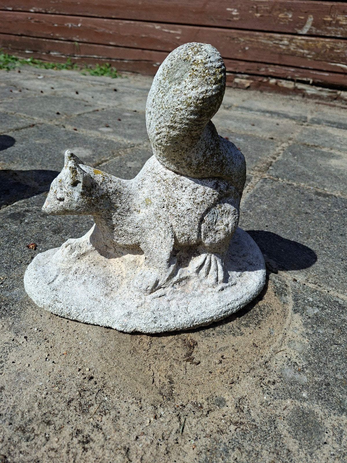 leuke eekhoorn, Ophalen, Gebruikt, Beton, Dierenbeeld