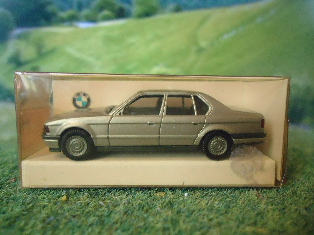 BMW E32 7-serie 735i - Herpa zilvergrijs BMW Dealer-uitgave, Ophalen of Verzenden, Nieuw, Auto, Herpa