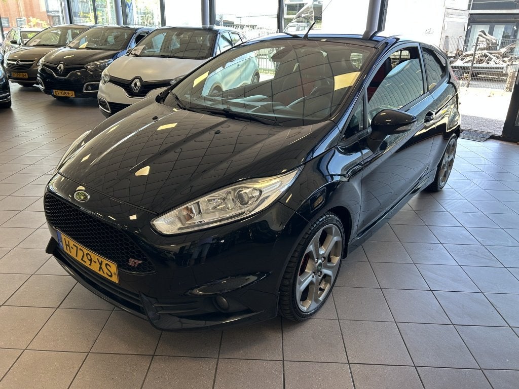 Ford Fiesta 1.6 ST2 Zeer Compleet NW APK BJ 2013 !, 1063 kg, Gebruikt, 4 cilinders, Bedrijf
