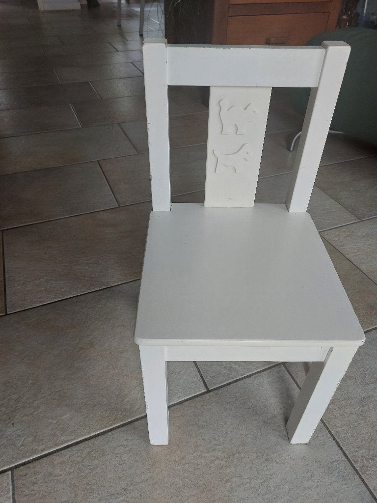 kinderstoeltje hout, Kinderen en Baby's, Kinderkamer | Tafels en Stoelen, Ophalen of Verzenden, Zo goed als nieuw, Stoel(en)