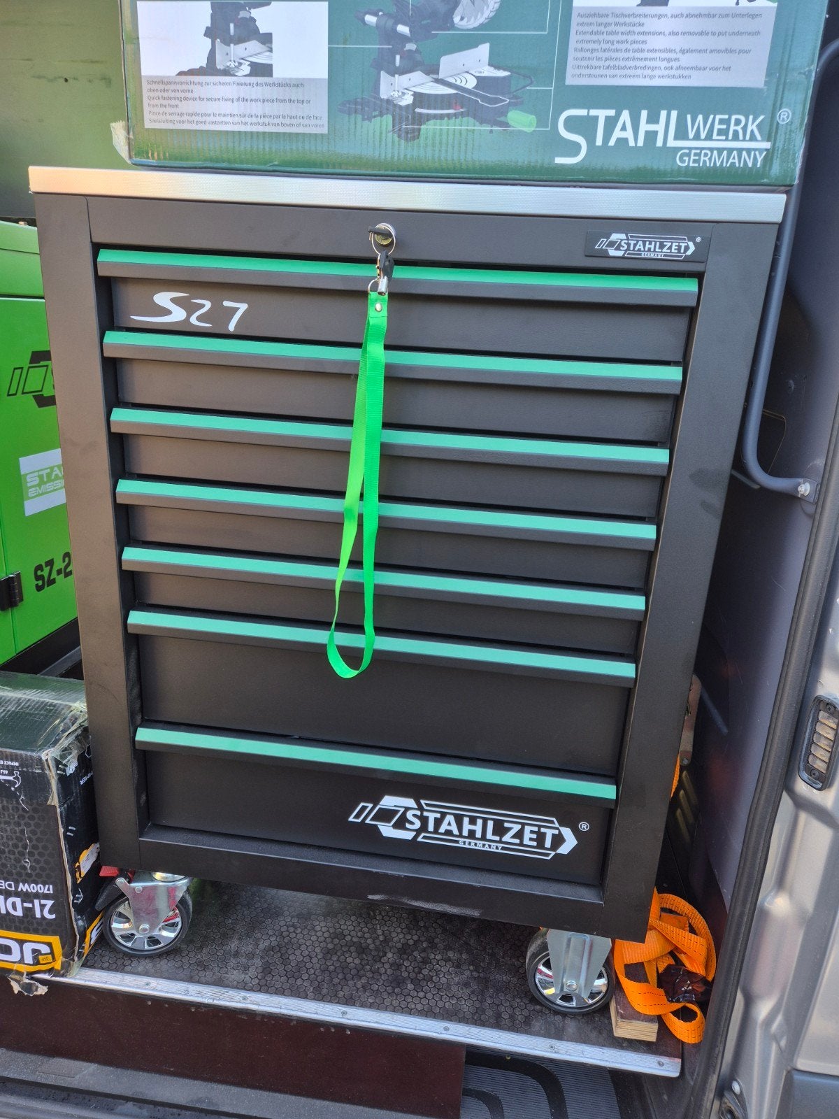 Gereedschap trolley stahlzet, Ophalen