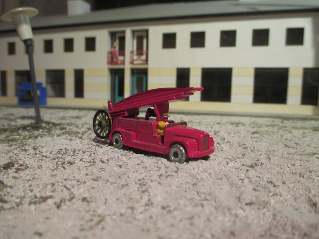 1/?? Dennis Ladder Truck Moko Lesney 9b 1993 heruitgave, Ophalen of Verzenden, Zo goed als nieuw, Auto