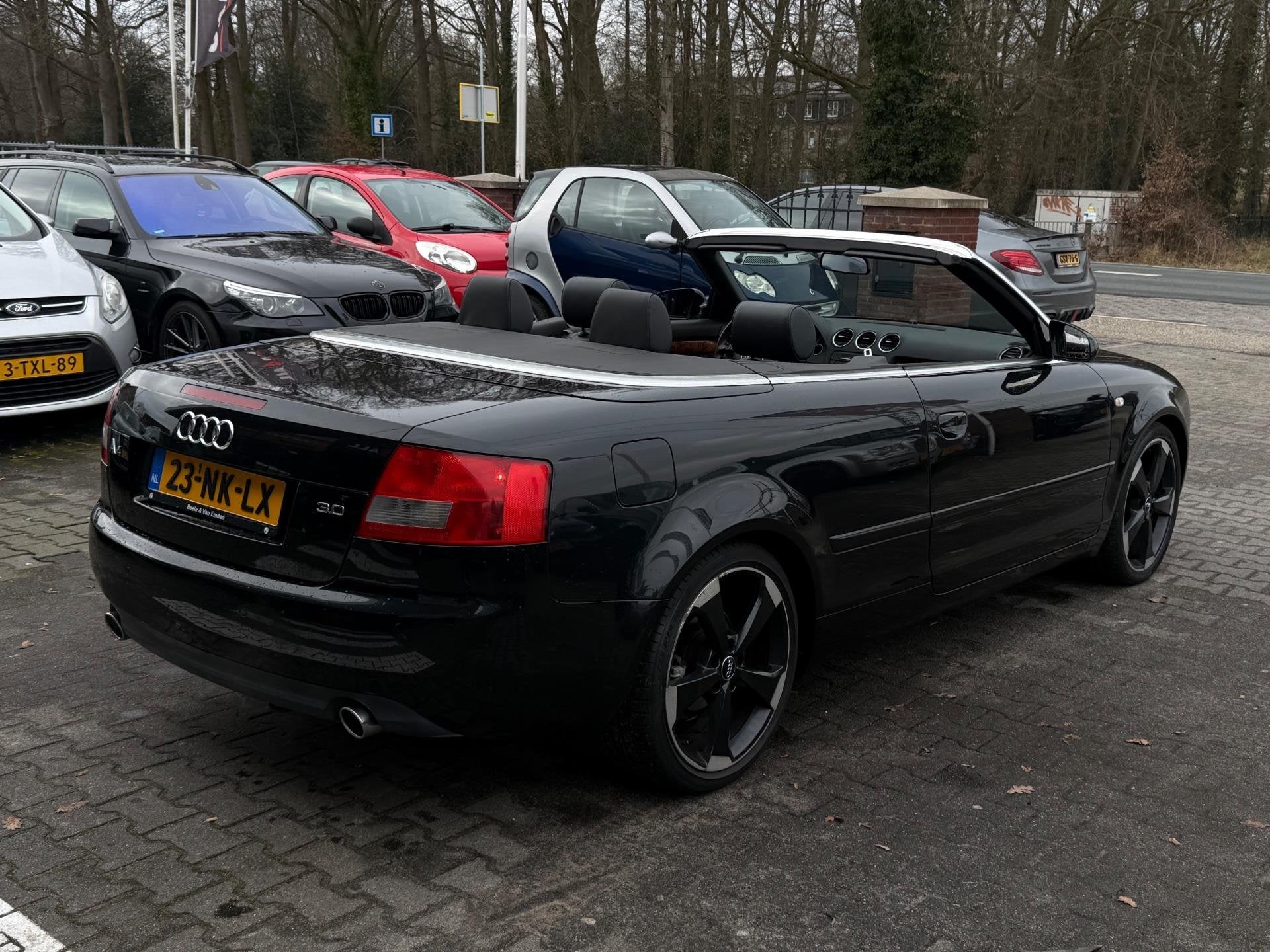 Audi A4 Cabriolet 3.0 V6 Pro Line LEDER/RS VELGEN/NIEUWSTAAT, Gebruikt, Zwart, Cabriolet, 4 stoelen