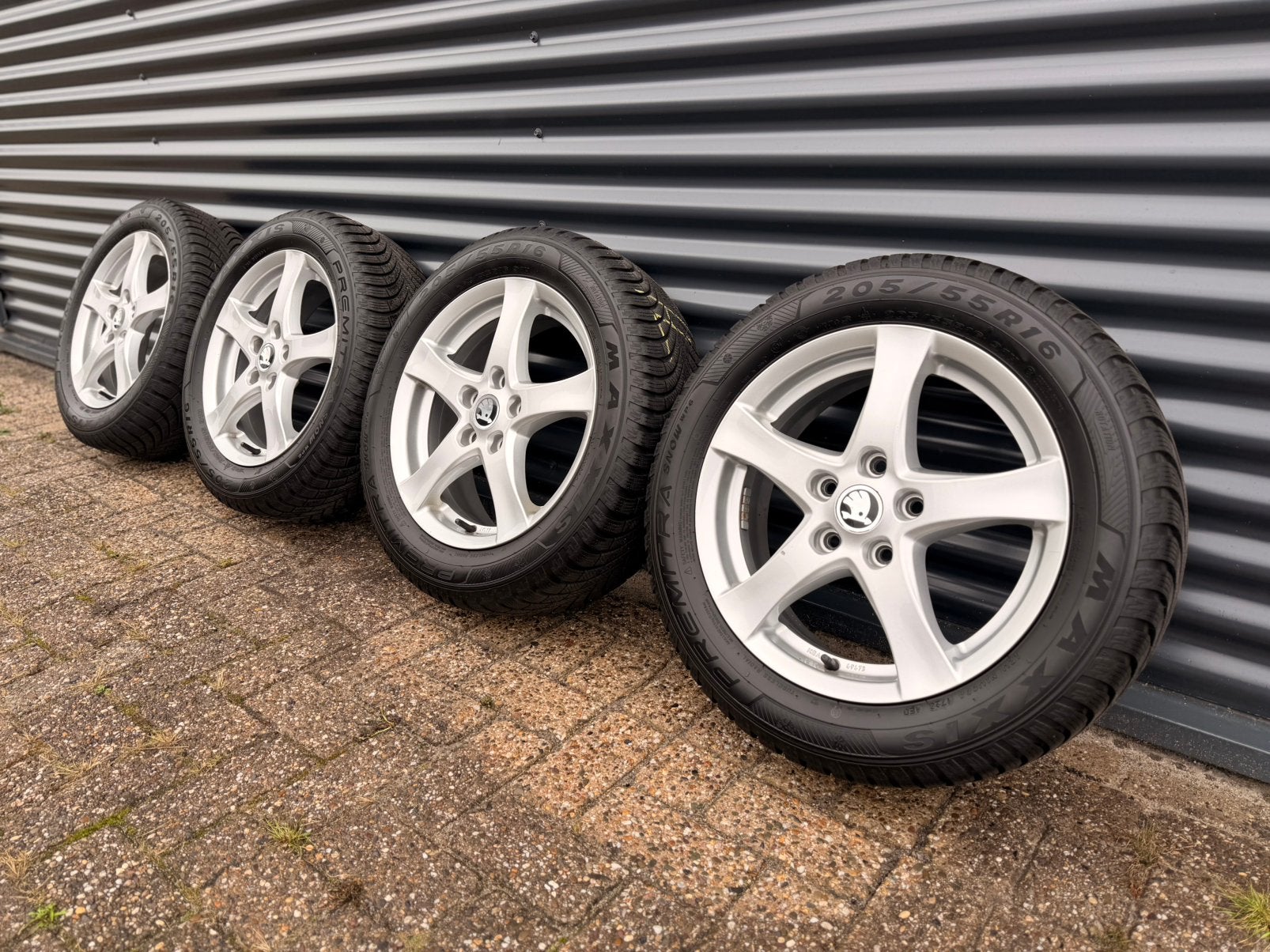 Borbet F 16 inch 5x112 Skoda Octavia VW Golf Winter DOT1723, Ophalen, Gebruikt, 16 inch, Banden en Velgen