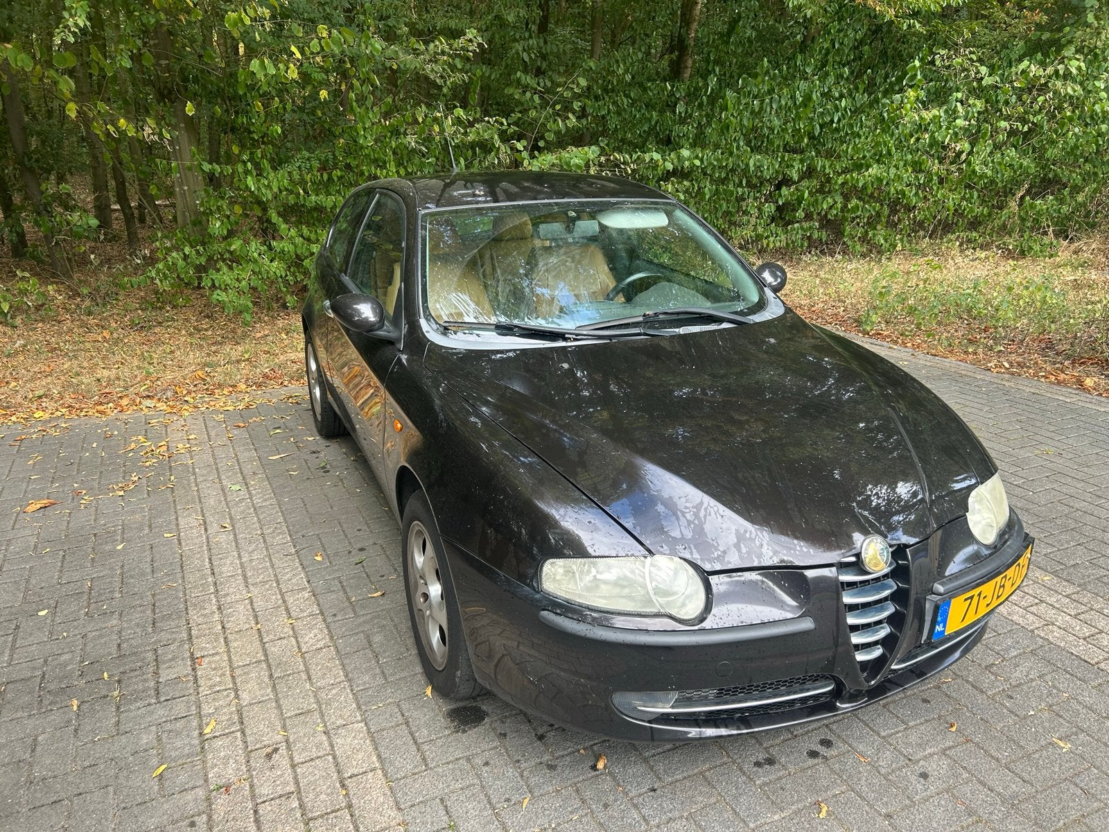 Alfa Romeo 147 1.6 T.spark 16V 88KW 3DR 2002 Zwart, Auto's, Voorwielaandrijving, 4 cilinders, 400 kg, Zwart
