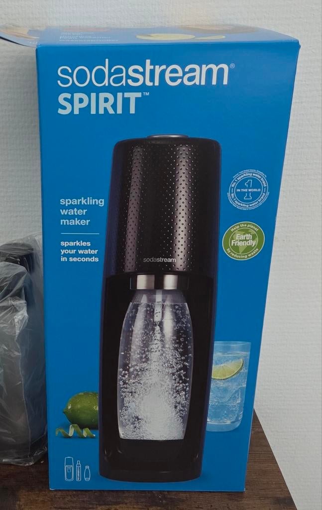 Sodastream Spirit Sparkling Water Maker met extra flessen, Ophalen of Verzenden, Nieuw