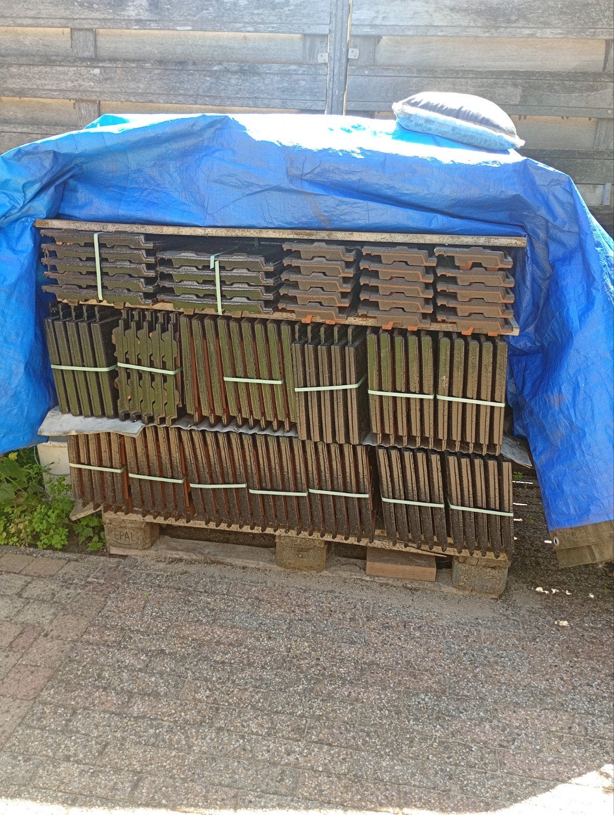 geglazuurde dakpannen, Ophalen, 10 tot 15 m², Steen of Klei, Zwart