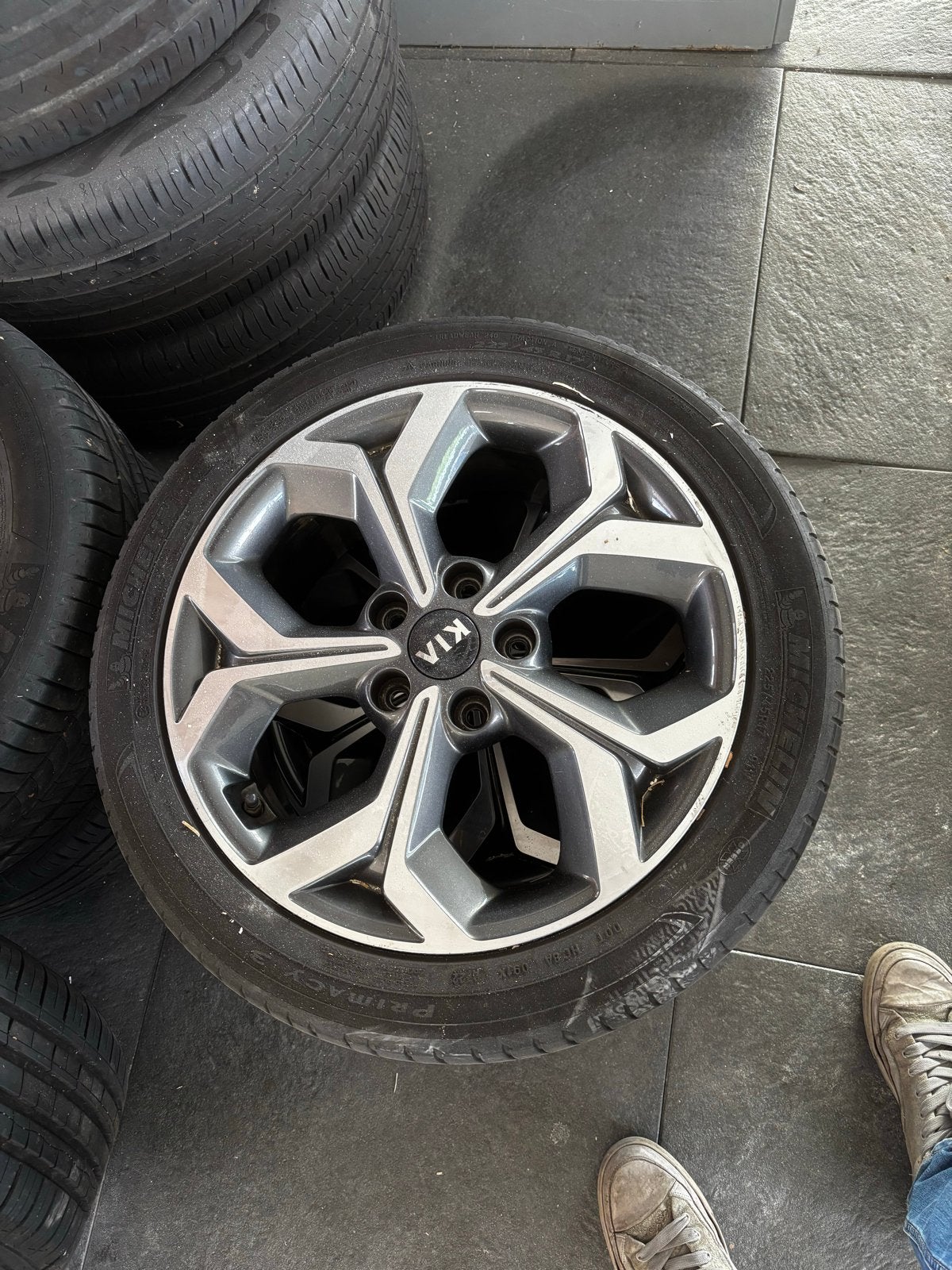 Set 17 inch velgen met banden voor Kia Xceed (incl. TPMS), Auto-onderdelen, Gebruikt, Banden en Velgen, 17 inch, Ophalen of Verzenden