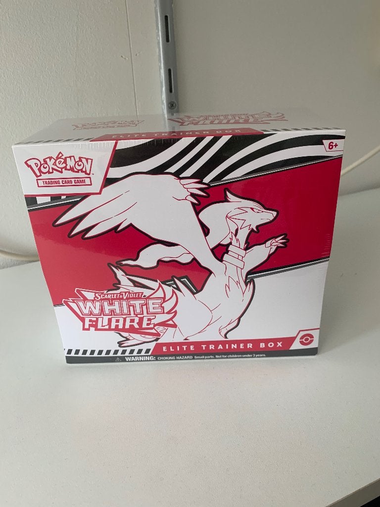 Pokemon, Ophalen of Verzenden, Nieuw, Boosterbox