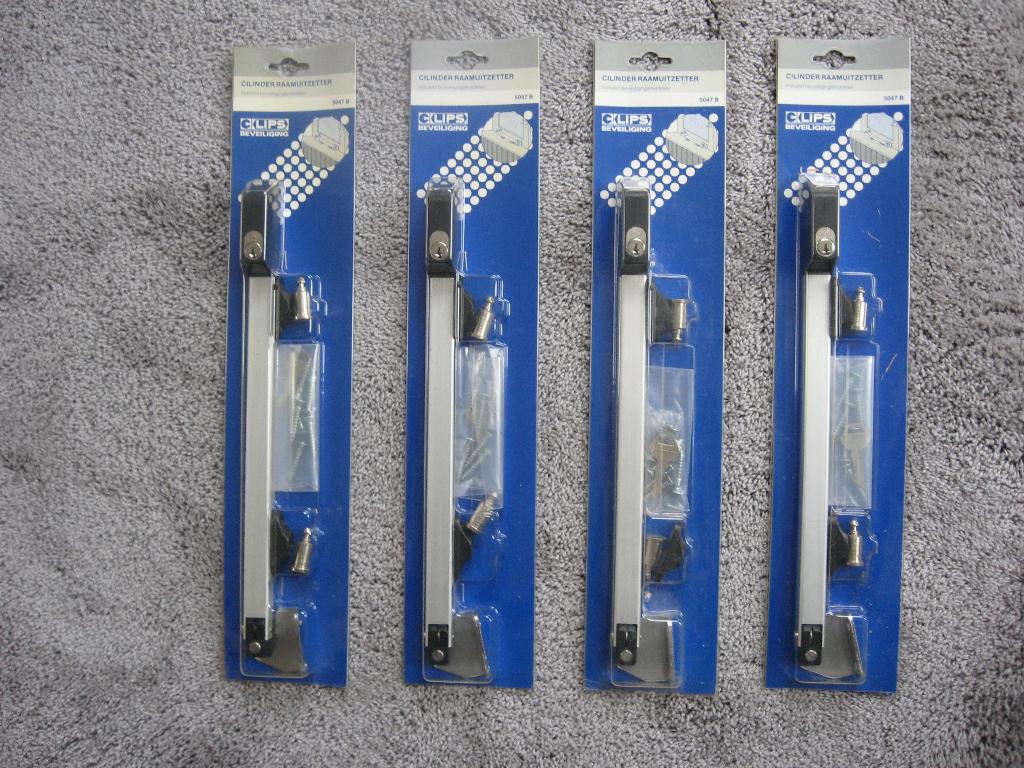 2 STUKS LIPS AFSLUITBARE RAAMUITZETTERS 5047 B, Ophalen of Verzenden, Nieuw, Slot