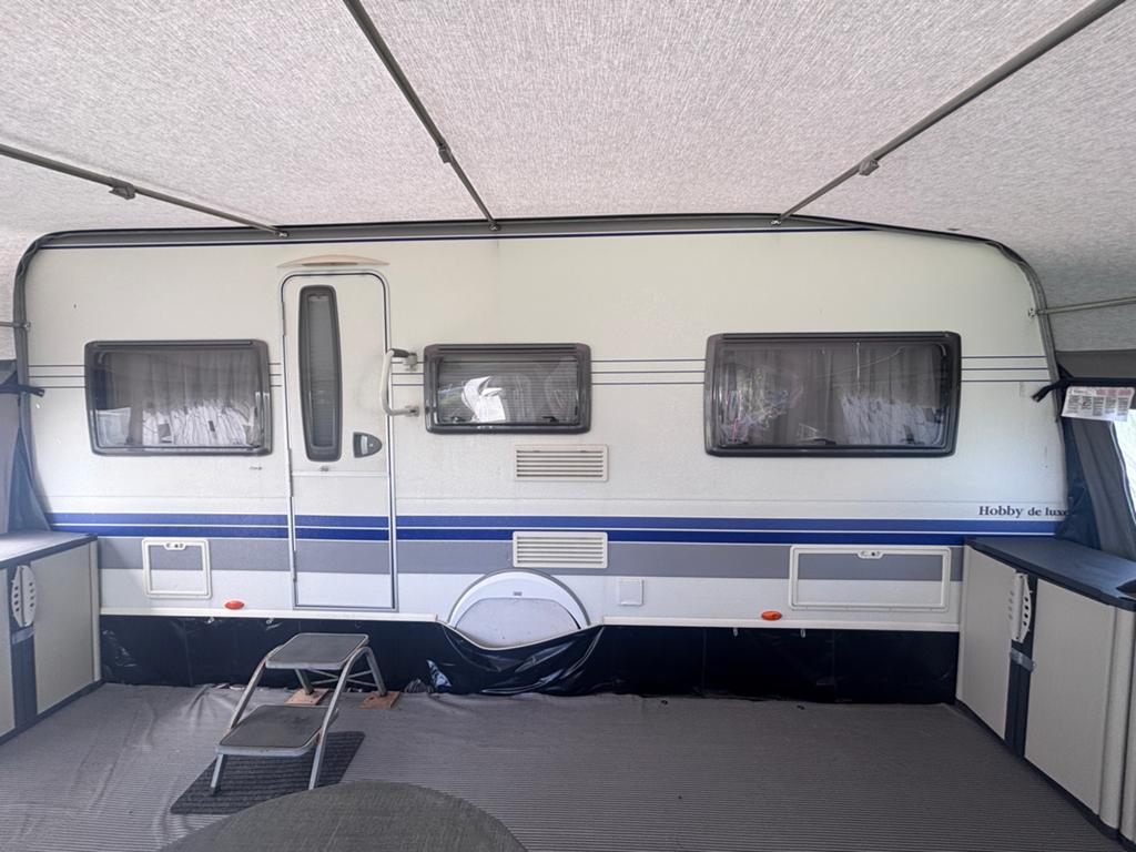 Hobby 495 UL de Luxe 2007 met voortent, luifel en mover, Rondzit, Hobby, Particulier, Luifel