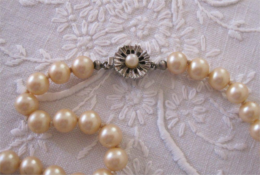 Parelketting, fraai slotje, geknoopt, Ophalen of Verzenden, Zo goed als nieuw, Overige kleuren, Overige materialen