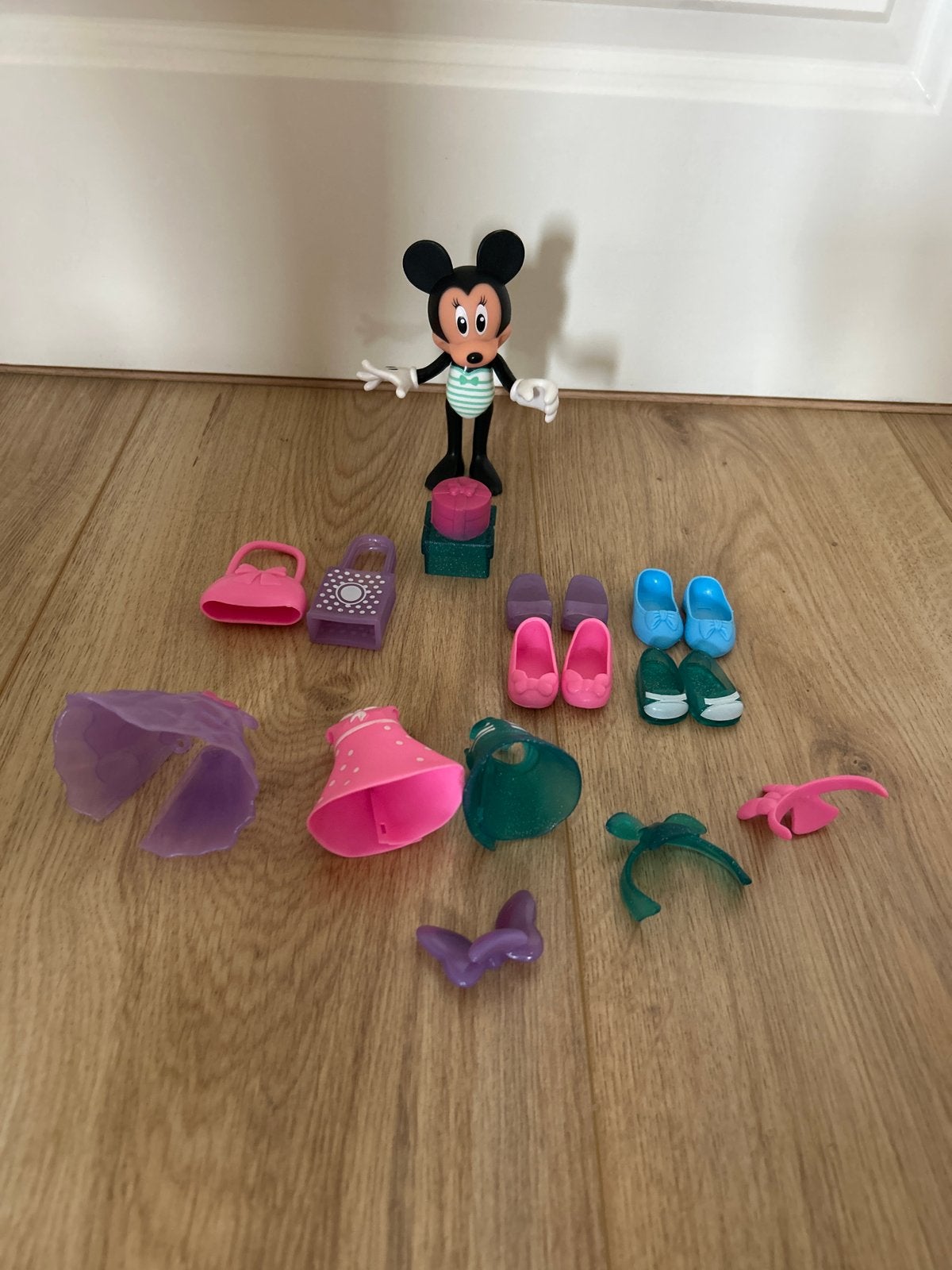 Mickey Mouse figuur met accessoires en kleding, Ophalen, Gebruikt