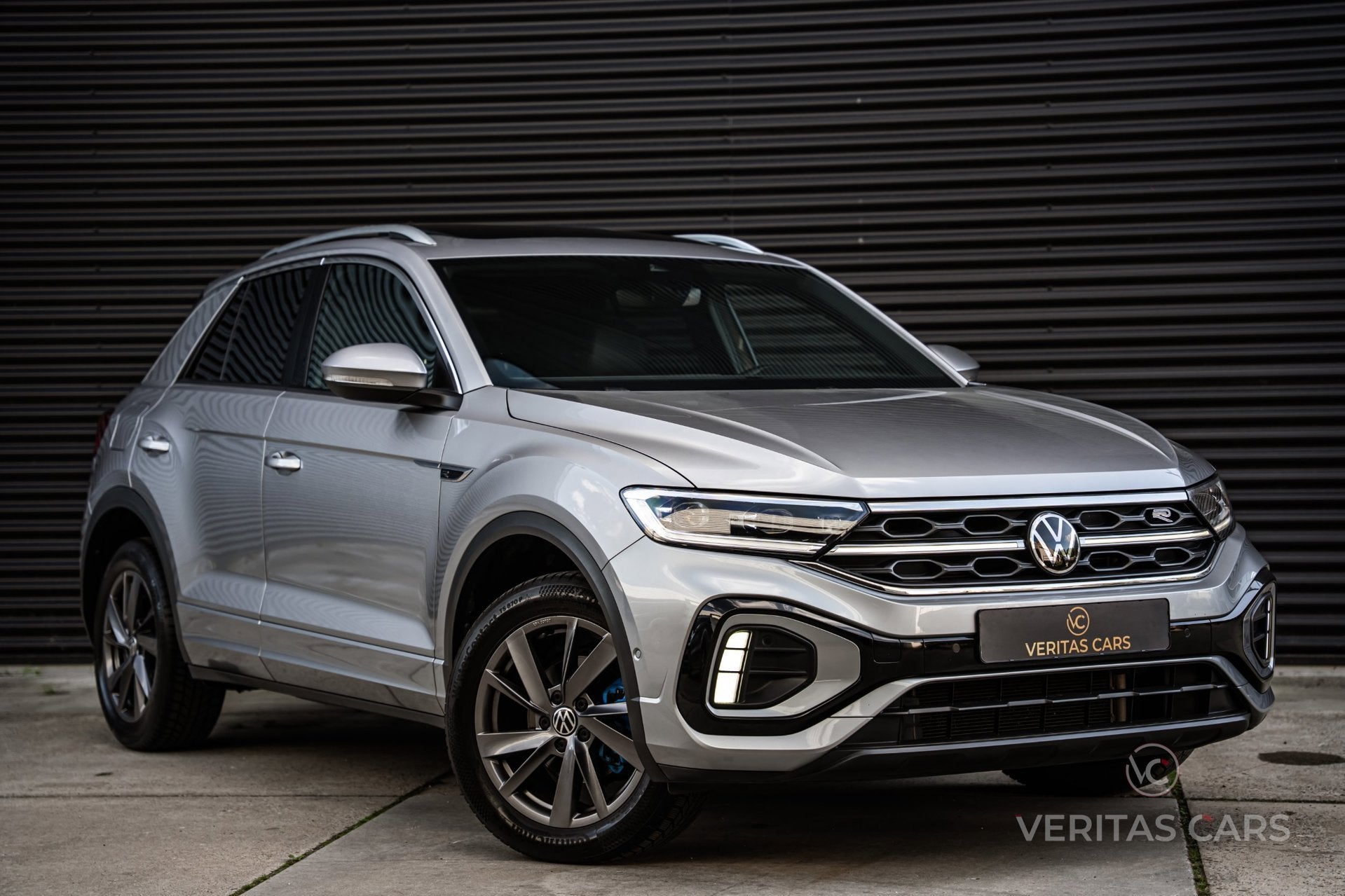 Volkswagen T-ROC 1.5 TSI 3x R-Line 150PK|Pano|Camera|IQ.Ligh, Auto's, Euro 6, 150 pk, 1253 kg, Bedrijf
