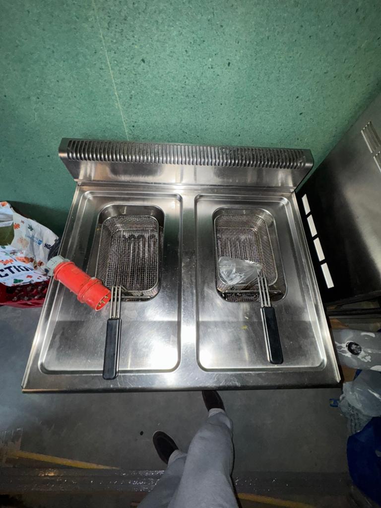 Professionele Horeca Apparatuur Set– Friteuse + Grill + Oven, Ophalen, Fornuis, Frituur en Grillen