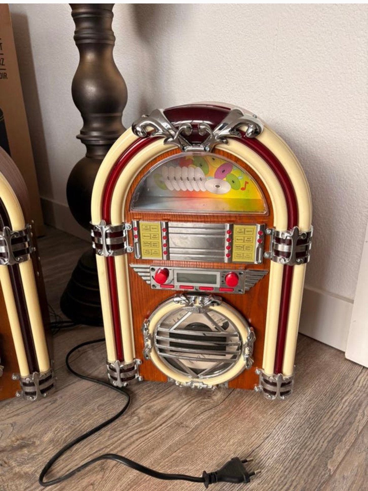 Tafel model jukebox, Verzamelen, Automaten | Jukeboxen, Ophalen, Zo goed als nieuw, 1970 tot heden, Overige merken