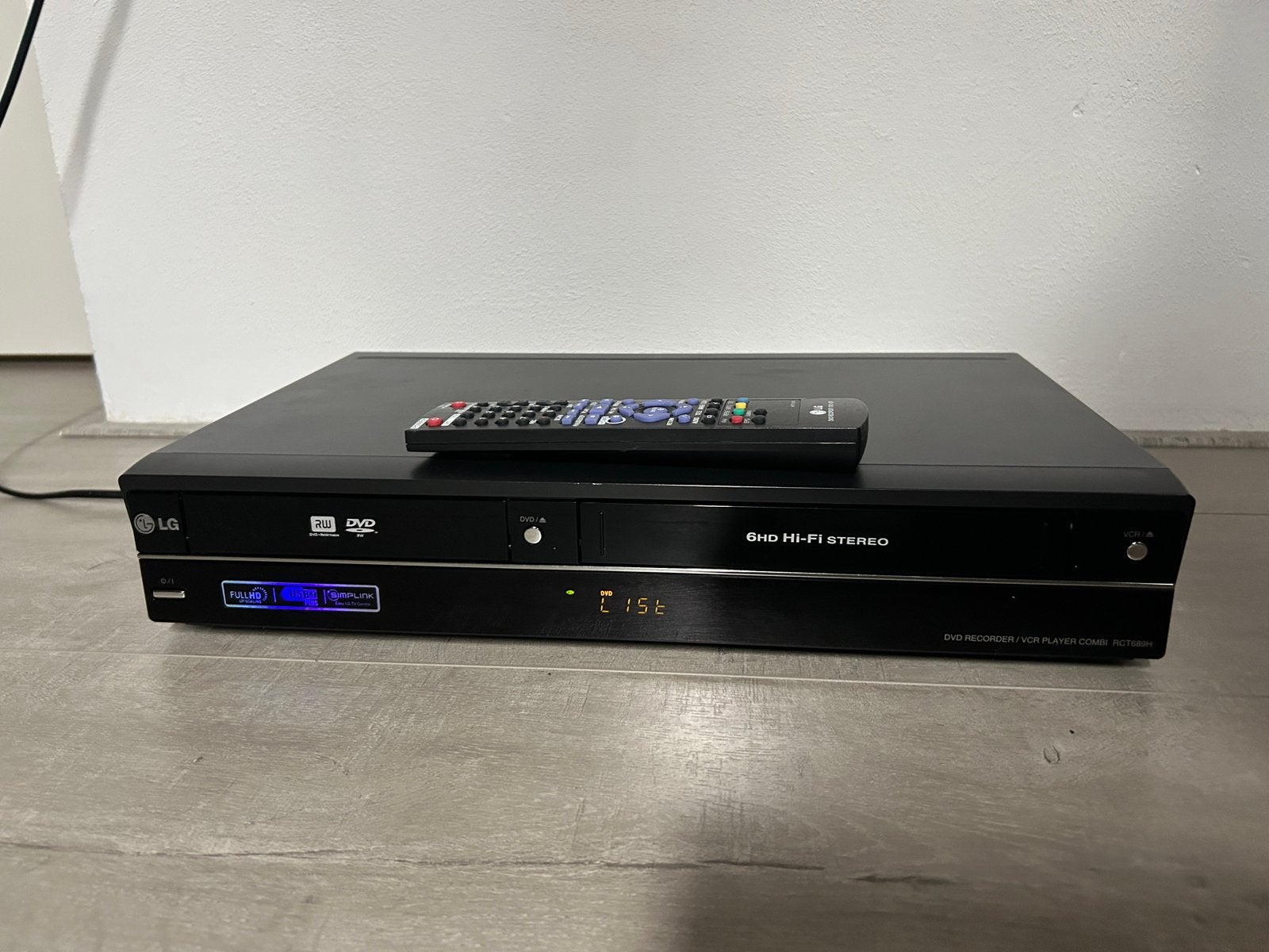 LG VHS DVD recorder combi incl afst, handl - zgan, Audio, Tv en Foto, Ophalen of Verzenden, Zo goed als nieuw