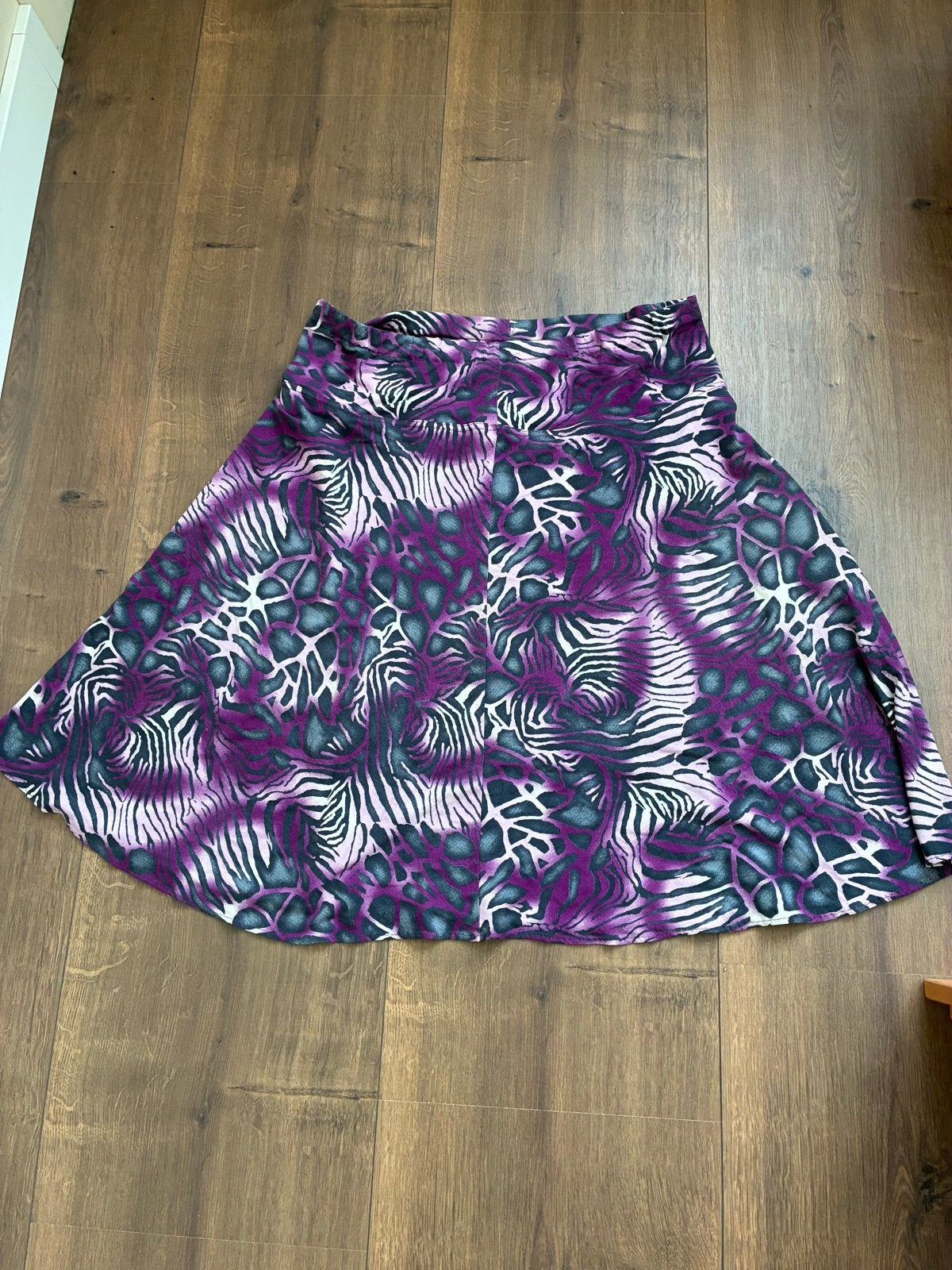 Paarse rok met print - Maat 46, Kleding | Dames, Paars, Maat 46/48 (XL) of groter, Ophalen of Verzenden, Knielengte