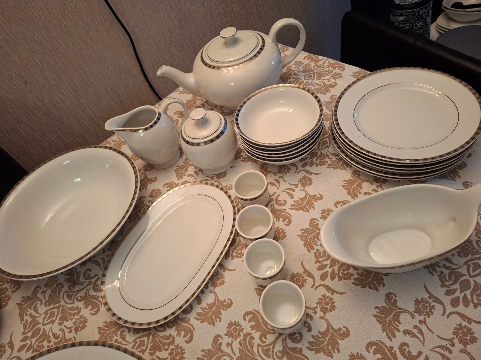 compleet  servies, Ophalen, Aardewerk, Overige stijlen, Bord(en)