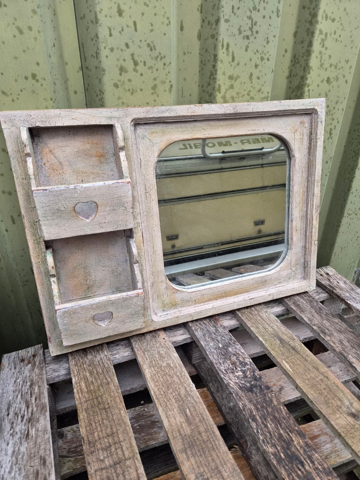Vintage houten spiegel met opbergvakken, Huis en Inrichting, Ophalen