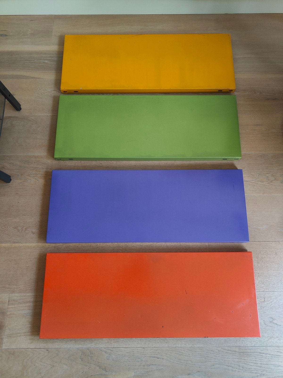 Kleurrijke metalen planken (4 stuks), Huis en Inrichting, Woonaccessoires | Wandplanken en Boekenplanken, Ophalen, Gebruikt