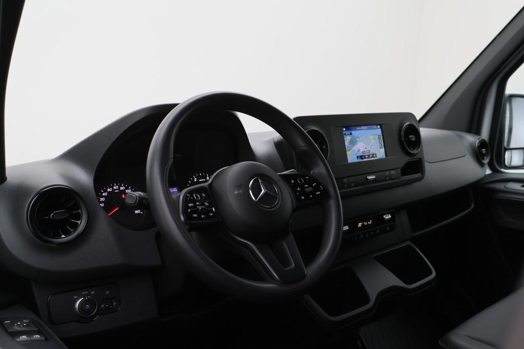 Mercedes-Benz Sprinter 317 CDI Aut. L2H1 Leer, 3-Zits, Camer, Automaat, Achterwielaandrijving, Gebruikt, 4 cilinders