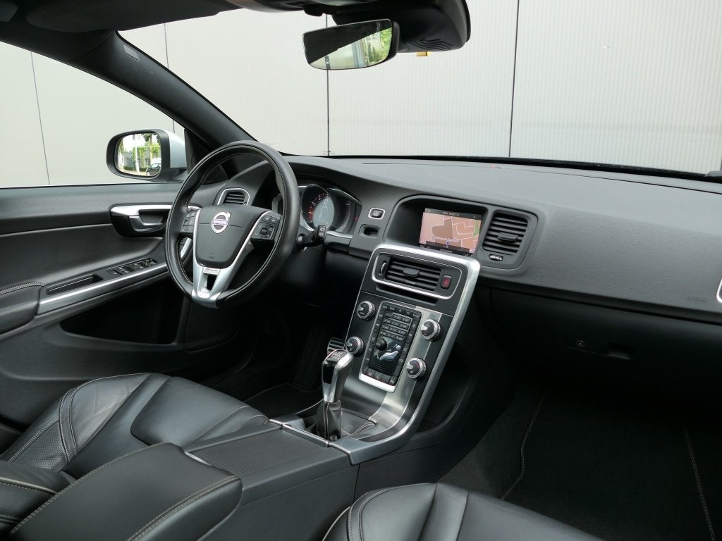Volvo V60 T4 Business Sport 12 MND garantie Schuifdak / Xeno, 1479 kg, 12 maanden, Gebruikt, Euro 6