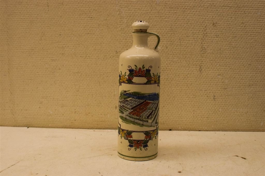 Royal Goedewaagen porseleinen Jenever kruik 47480, Ophalen of Verzenden, Gebruikt, Aardewerk, Bord(en)