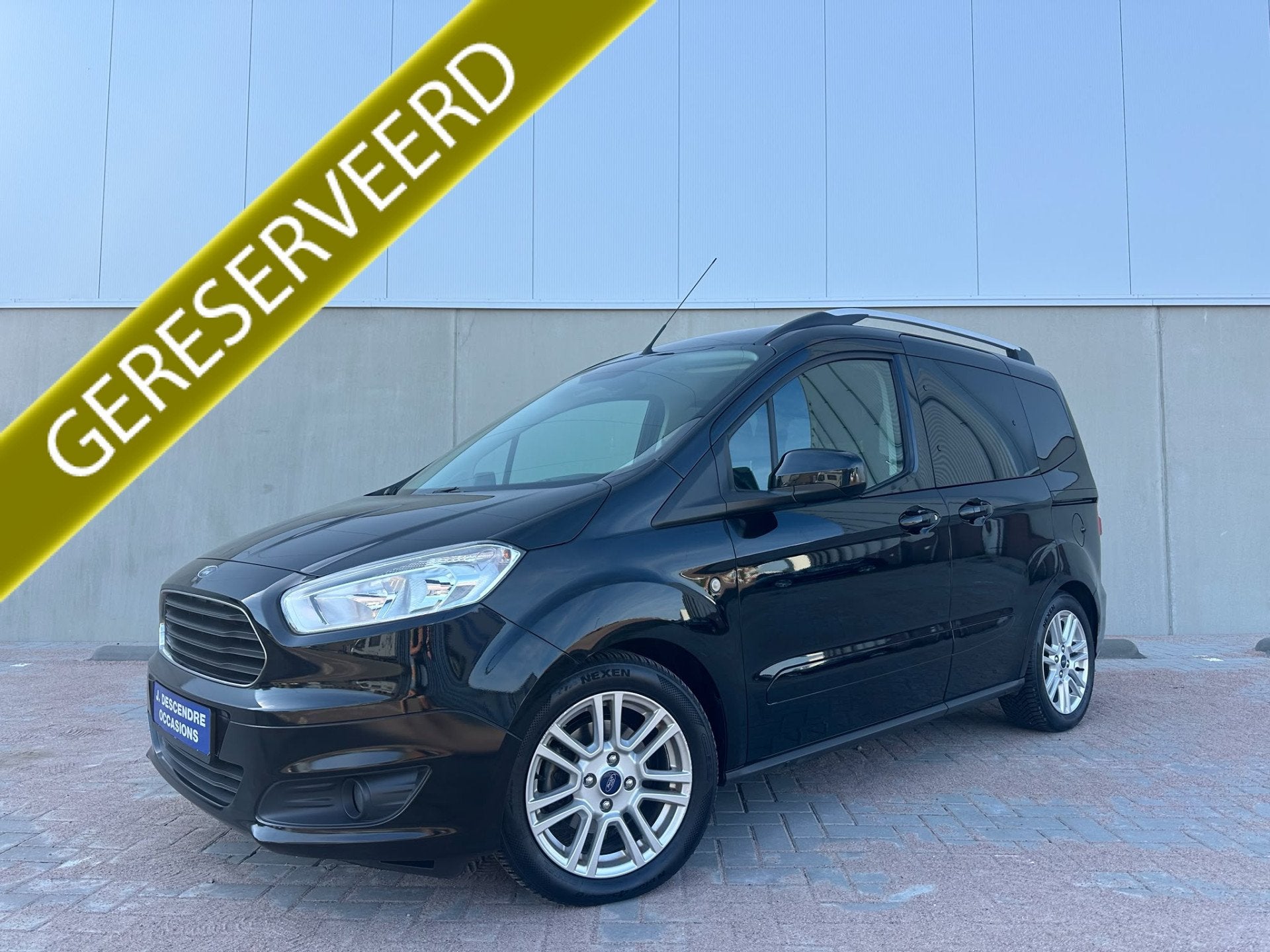 Ford Tourneo Courier 1.0 Titanium Climate C, Cruise C, Navig, Auto's, Voorwielaandrijving, Gebruikt, Zwart, Met garantie (alle)