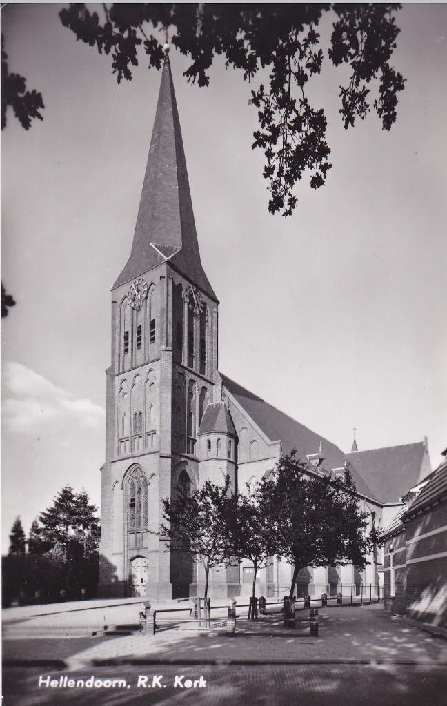 Hellendoorn. R.K. Kerk.  **, Verzenden, 1940 tot 1960, Ongelopen, Overijssel