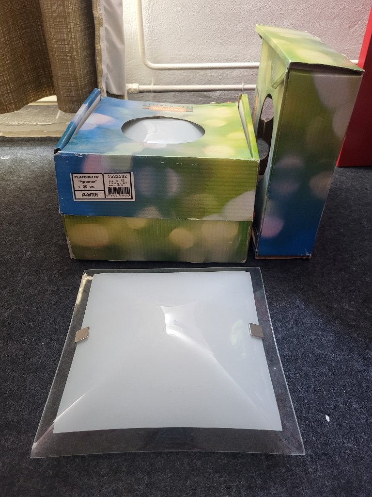 plafonnier pyramide lampen 30 cm 3 stuks, Ophalen, Nieuw, Glas, Plafondlamp