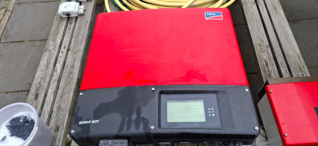 2 SMA zonnepanelen omvormers te koop., Ophalen, Gebruikt, Overige typen