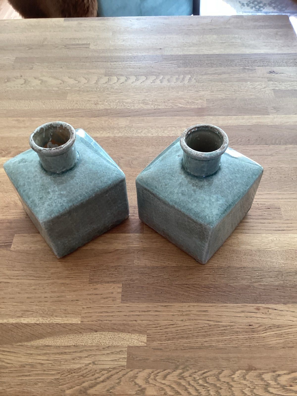 Set van 2 decoratieve vaasjes/flesjes in grijsgroen, Ophalen of Verzenden, Zo goed als nieuw, Overige kleuren, Steen/keramiek