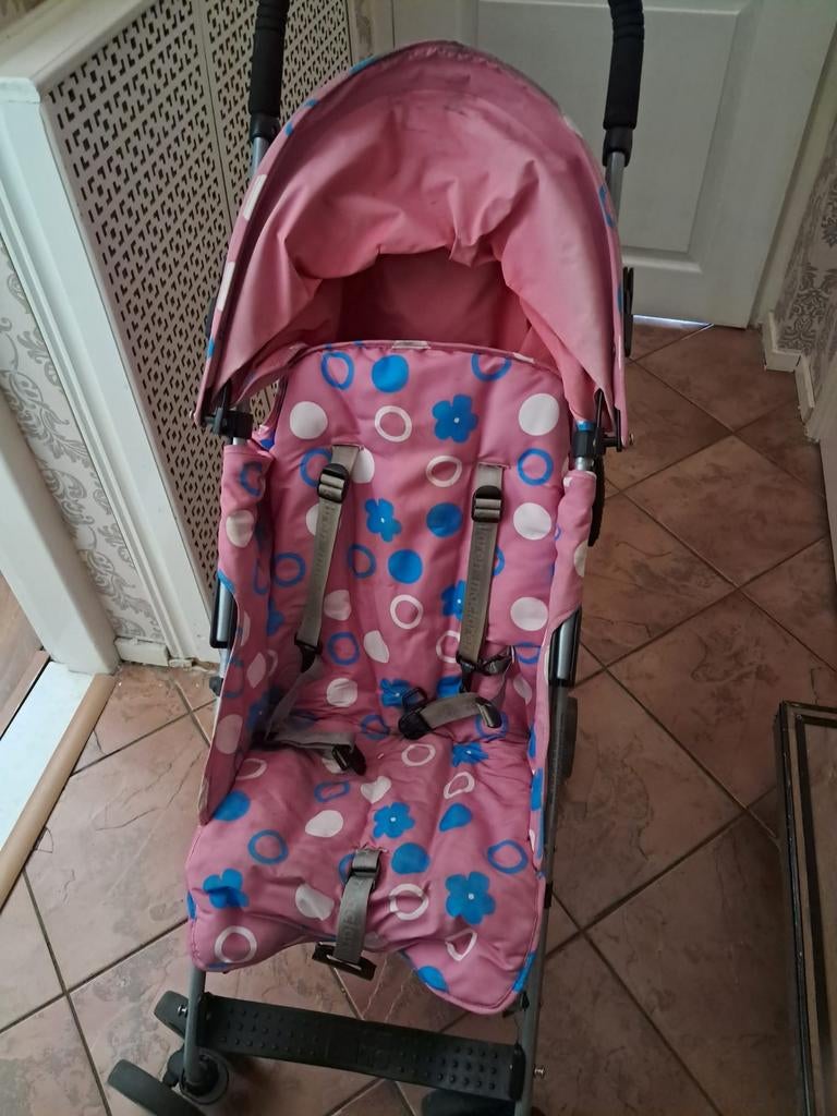 Maclaren Buggy - Roze met bloemenpatroon, Kinderen en Baby's, Buggy's, Gebruikt, Maclaren, Zonnekap, Ophalen
