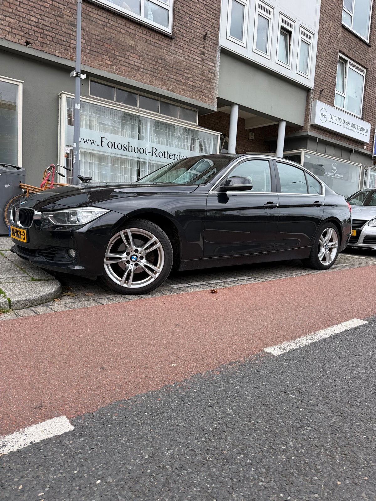 BMW 3-Serie 320i Aut8 (f30) 2012 Zwart Luxe, Auto's, Achterwielaandrijving, Beige, 4 cilinders, 75 €/maand