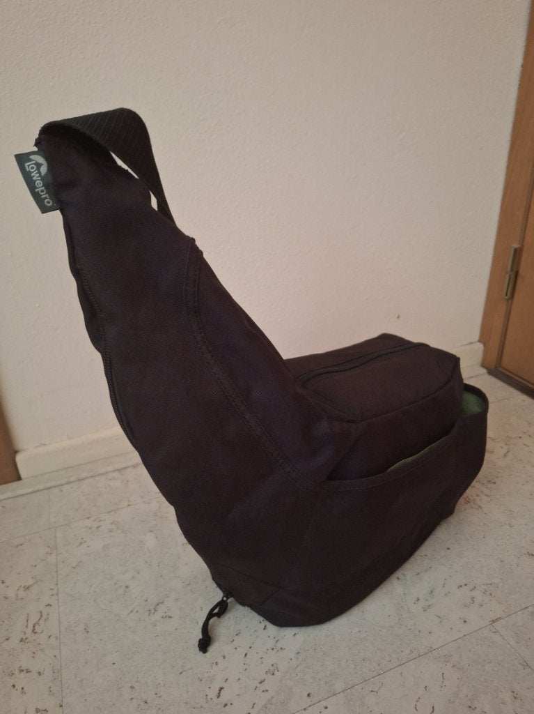 Lowepro Sling cameratas, Verzenden, Zijvakken, Zwart, Schoudertas