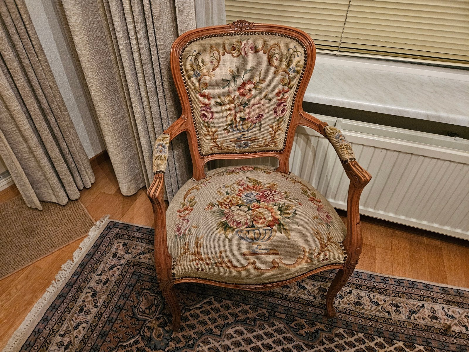 Klassieke Louis XV-stijl Fauteuil – Verfijnd Beukenhout, Ophalen of Verzenden
