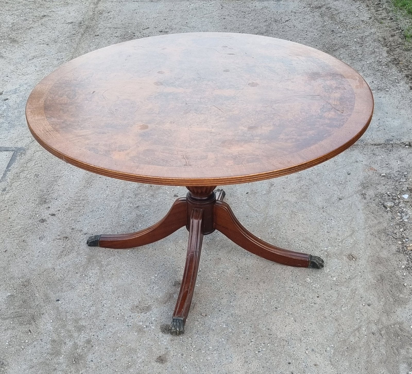 Salontafel, Ophalen