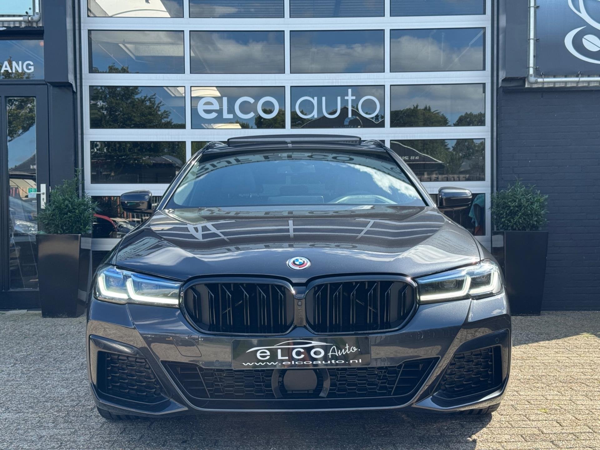 BMW 5-serie Touring 530i M-Sport / Pano / ACC / Luchtvering, Auto's, Automaat, Gebruikt, 4 cilinders, 2000 kg