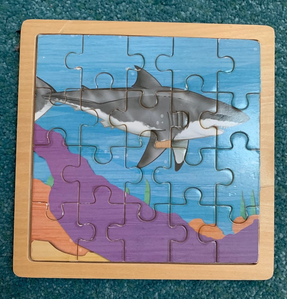 Houten puzzel witte haai 20x20 cm, Ophalen of Verzenden, 10 tot 50 stukjes, Nieuw, Van hout