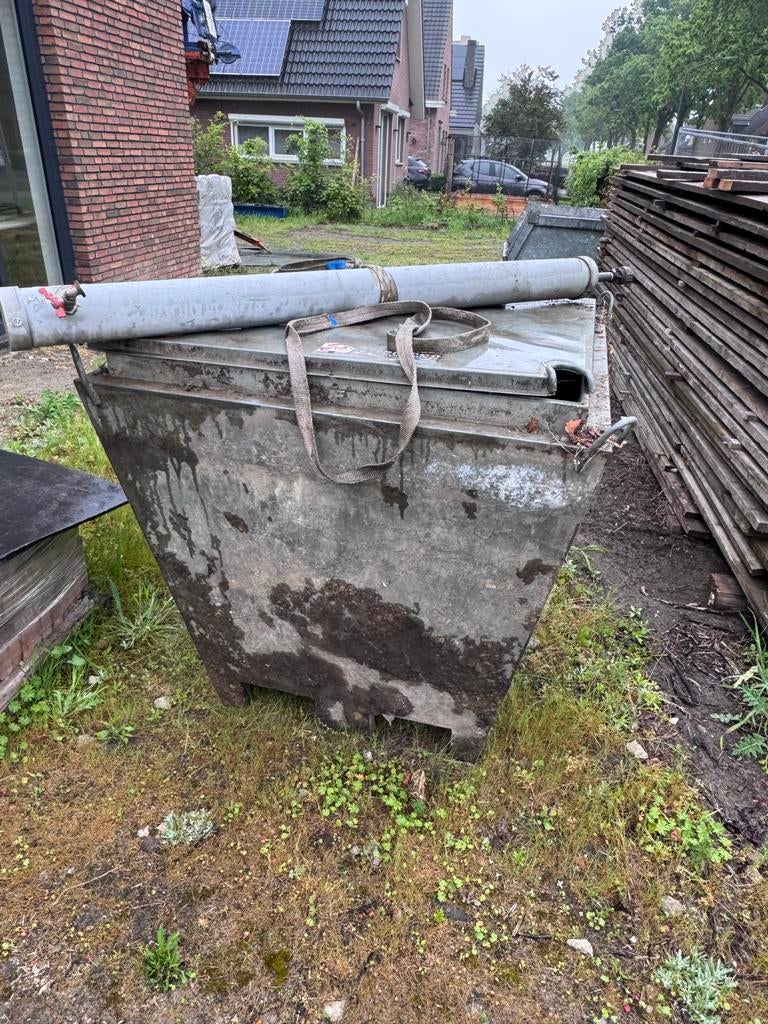 Bouwaansluiting electra en watermeterput, Ophalen, Gebruikt