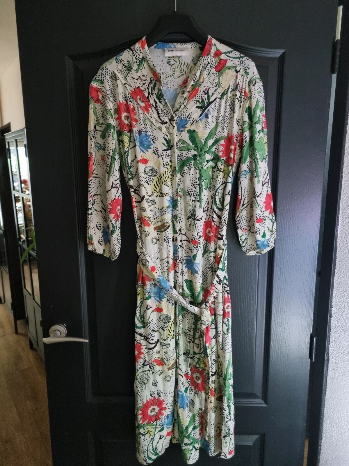 POM Amsterdam Jurk met Tropische Print en Tijgers Maat S, Kleding | Dames, Jurken, Maat 38/40 (M), POM Amsterdam, Overige kleuren