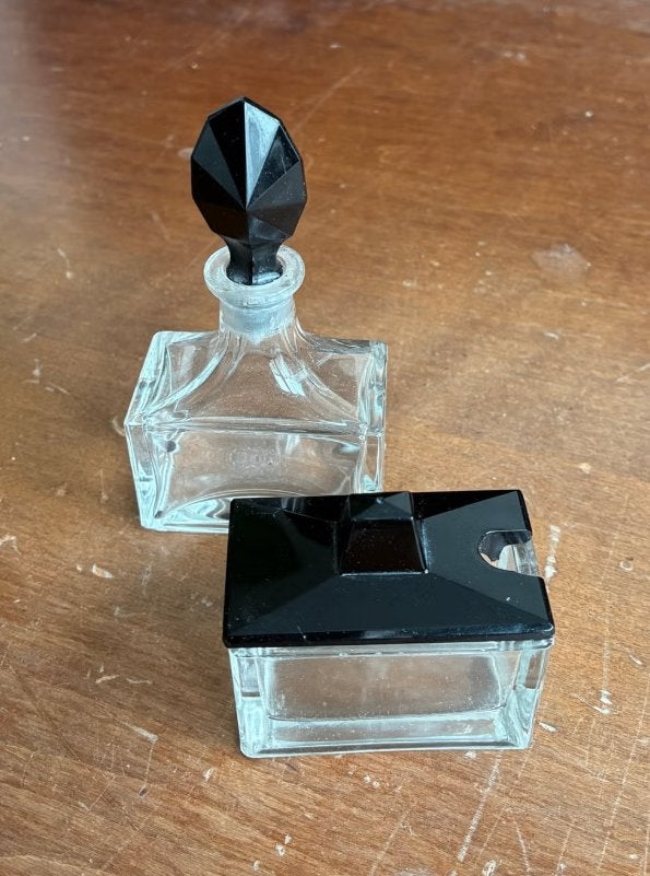 Art Deco parfumflesje en poederdoosje / olie- en zoutvaatje, Ophalen of Verzenden