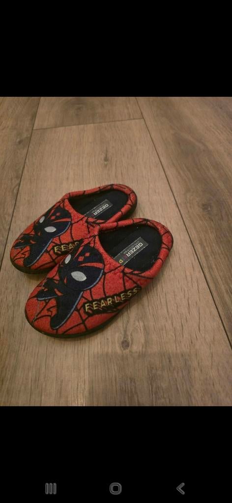 Spiderman slippers (maat 25), Kinderen en Baby's, Kinderkleding | Schoenen en Sokken, Ophalen of Verzenden, Jongen, Overige typen
