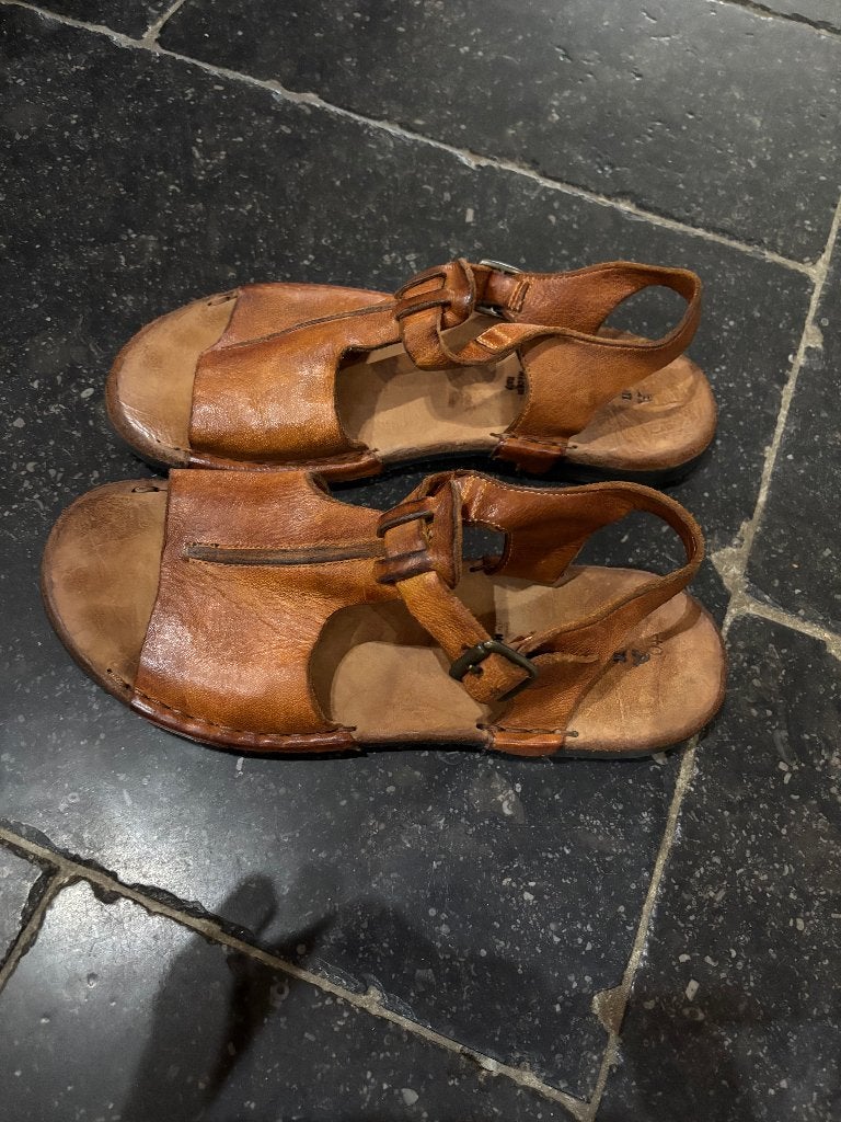 dames sandaal Italiaanse design handgemaakt maat 40 tuigleer, Bruin, Zo goed als nieuw, Sandalen of Muiltjes, Ophalen of Verzenden