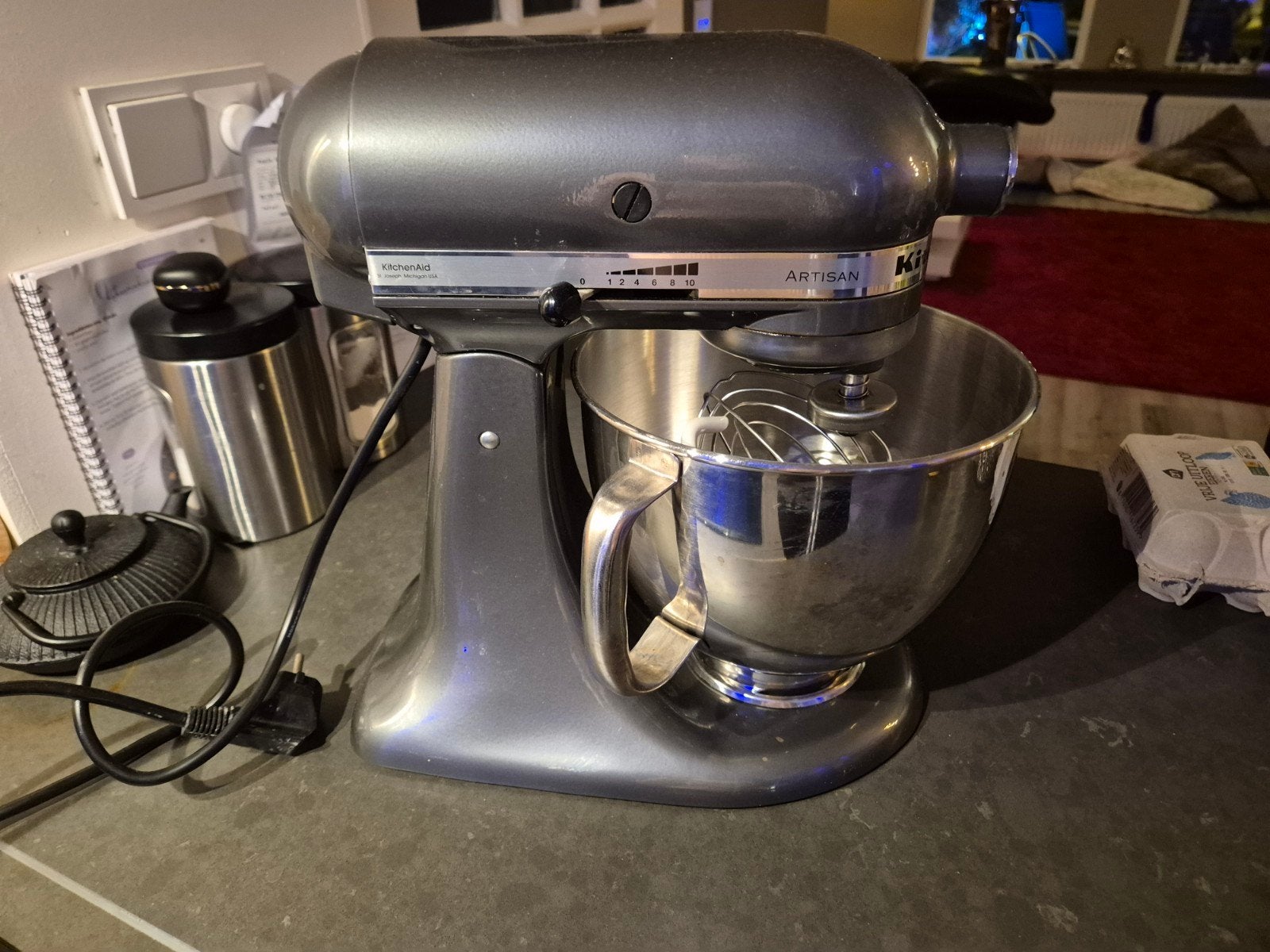 KitchenAid Artisan Keukenmixer - Model 5KSM150, 4 liter of meer, 3 snelheden of meer, Ophalen of Verzenden, Zo goed als nieuw